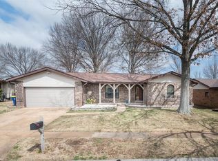 2747 Queen Bee Ln, Saint Louis, MO