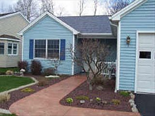 4th image of 39 College Greene Dr