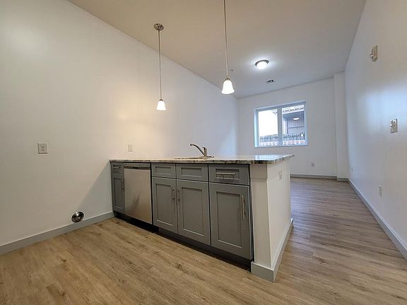 2nd image of 197 Lincoln Ave #102