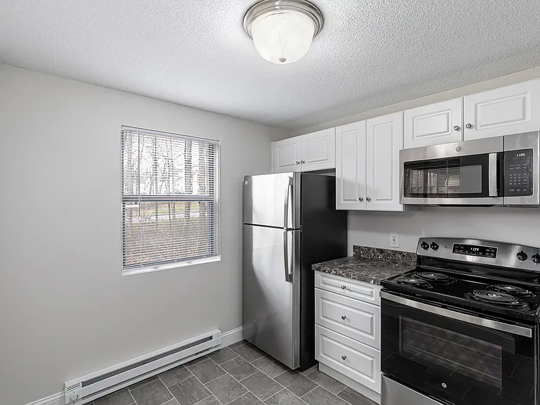 Ridgefield Apartments — Photo 8
