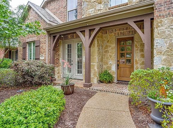 3rd image of 2350 Boxwood Dr