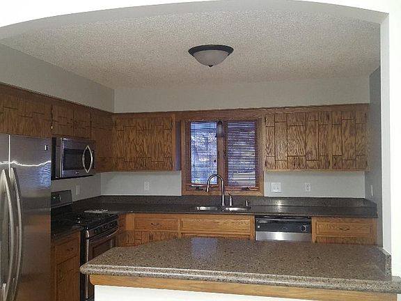 5th image of 10447 Grant Dr