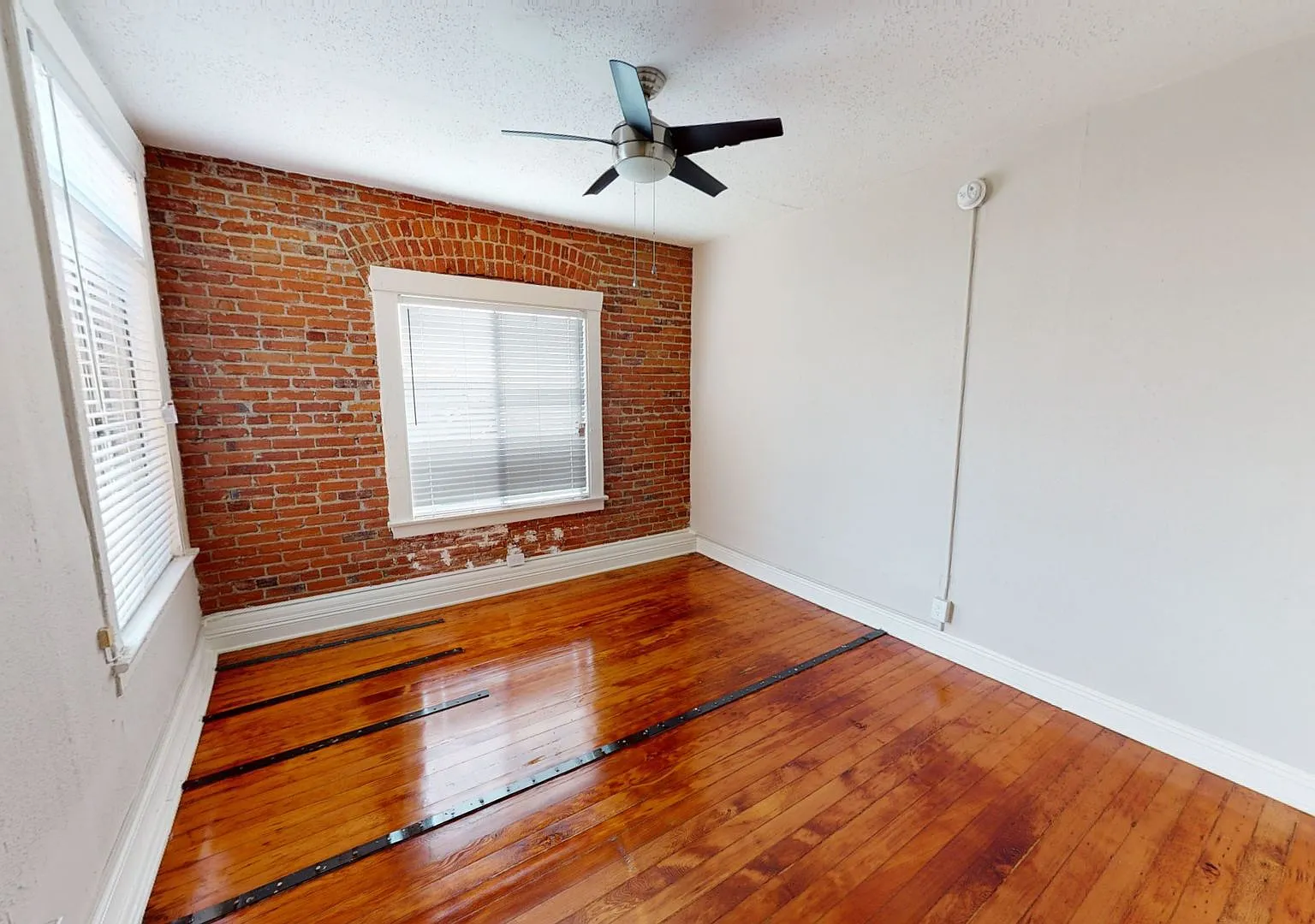 UNI - 1330 Union Apartments — Photo 2