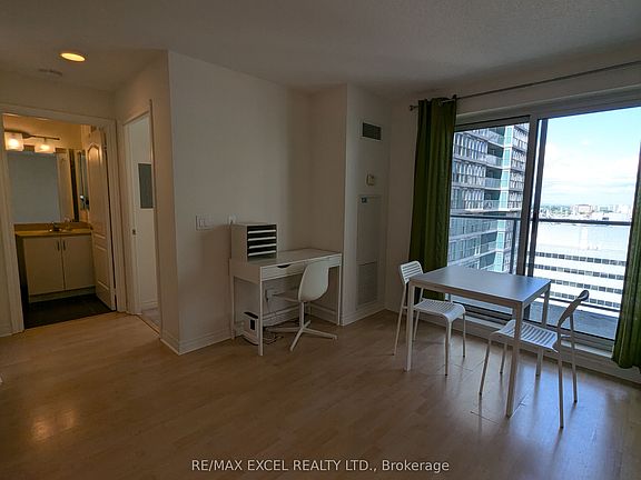 4th image of 60 Town Centre Ct #1605