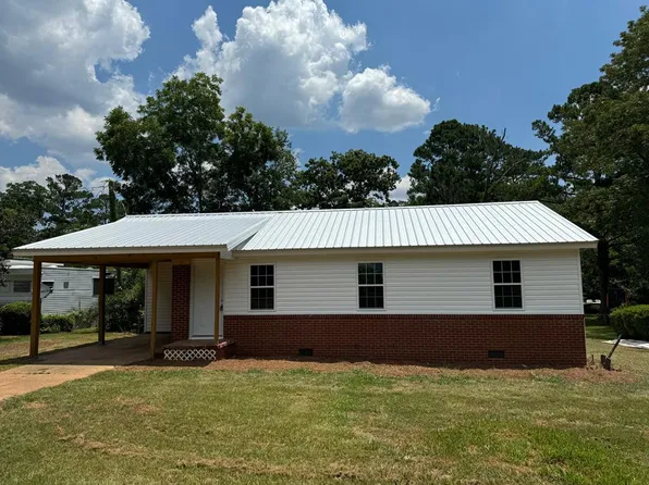 881 S Bay St, Blakely, GA 39823