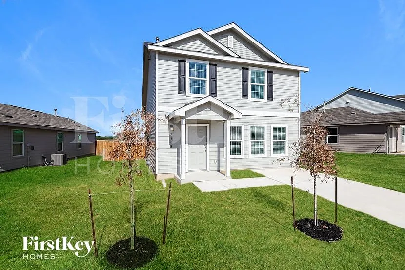 4 bed, 2.0 bath, 1606 sqft, $1,615 — Photo 2
