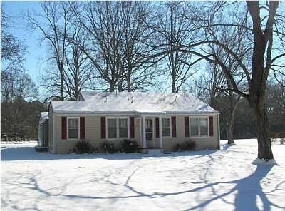 2nd image of 1602 Bush Rd