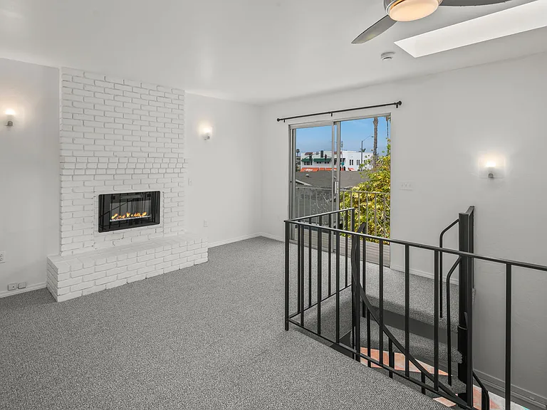3925 Hawk St — Photo 36