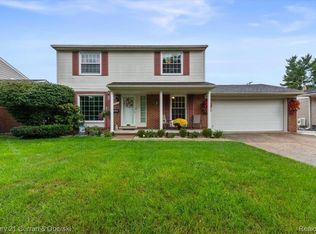 31613 Grennada St, Livonia, MI 48154