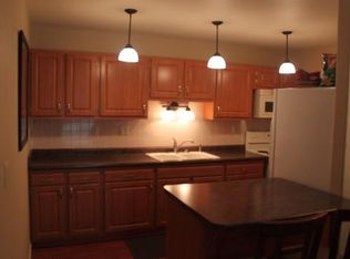 W168N11543 El Camino Dr, Germantown, WI 53022