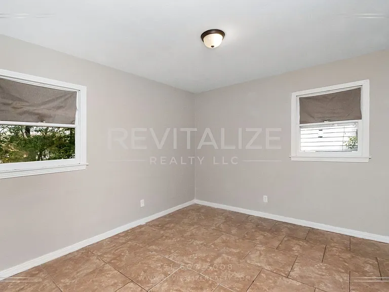 1165 Barker Dr W — Photo 16