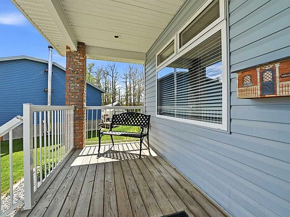 3rd image of 40 SE Owens Close