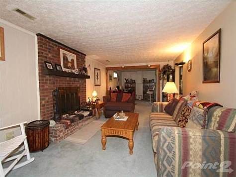 4th image of 7797 Oakridge Ct