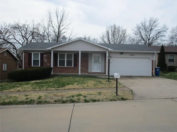 11834 Smoke Rise Ct, Maryland Heights, MO 63043