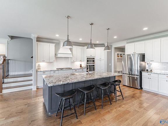 3rd image of 20727 Lakewood Dr