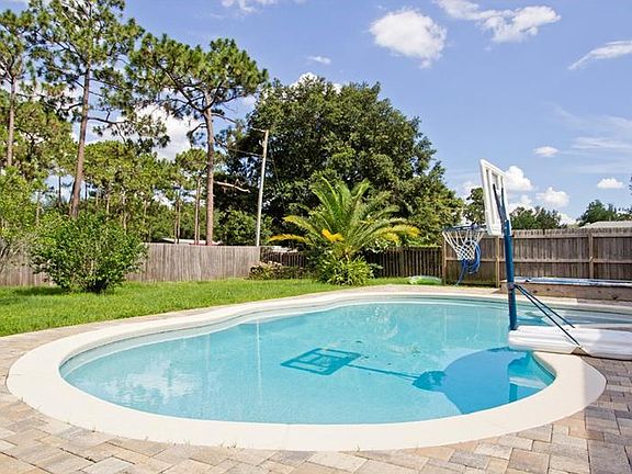 2nd image of 1935 Green Meadow Ln