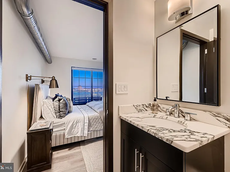 1200 Steuart St #1611 — Photo 28