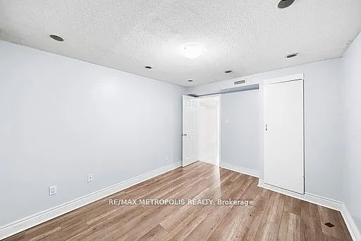 60 Cranberry Cres #BASEMENT — Photo 11
