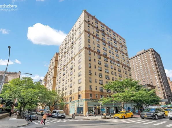 235 East 22nd Street image 11 of 12