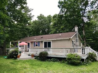 25 Maple Ln, Red Hook, NY 12571