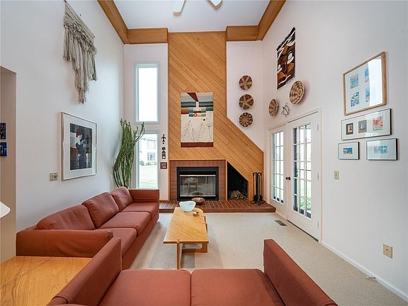 5th image of 35 Island Ln