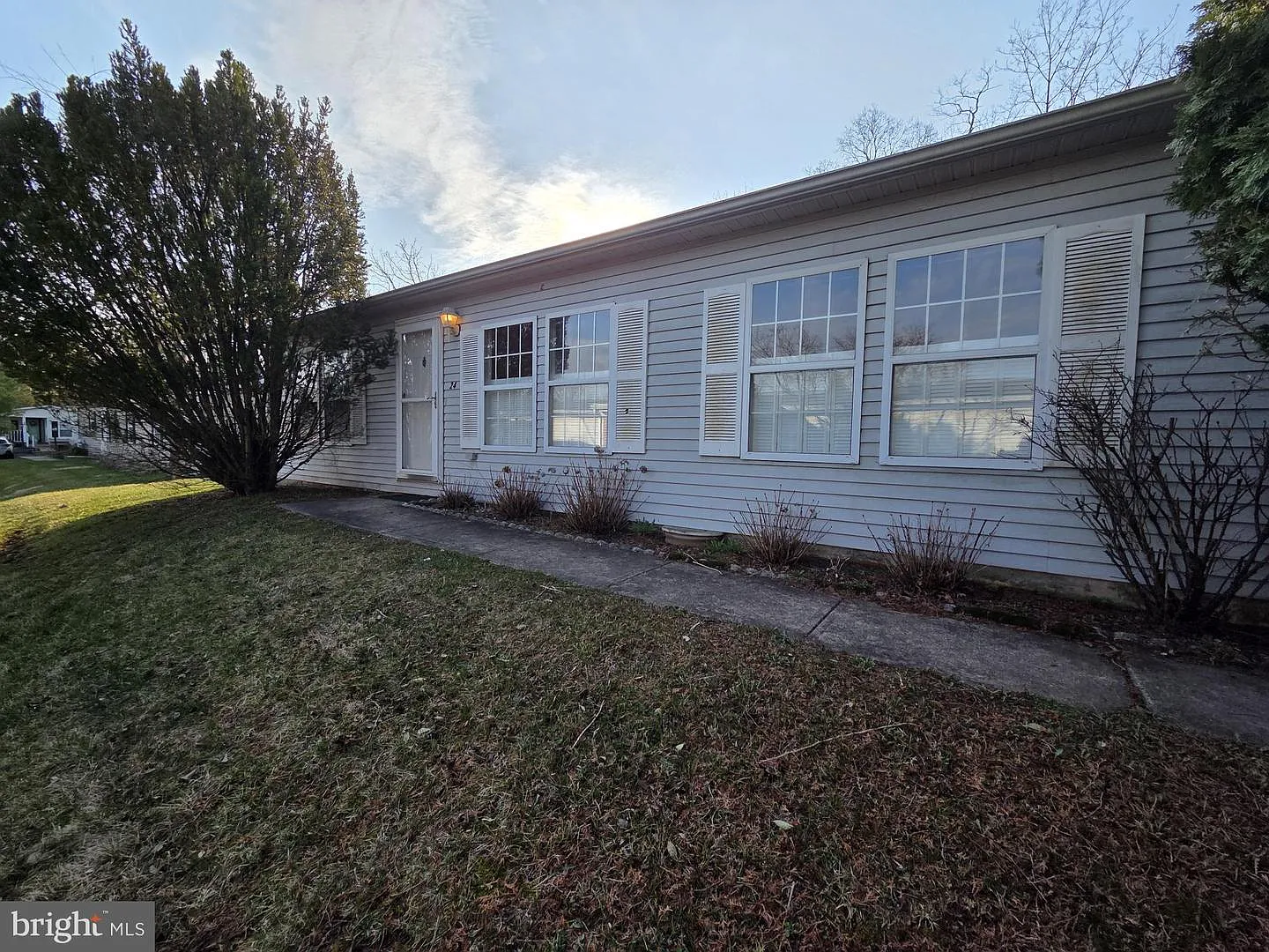24 Shagbark Ct E photo 1