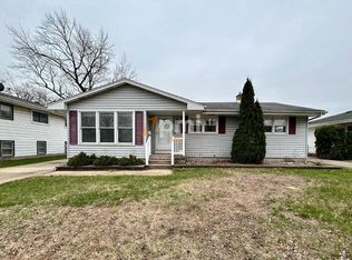250 Sycamore Ln, Munster, IN 46321