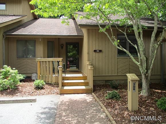 1st image of 306 Laurel Oak Ln