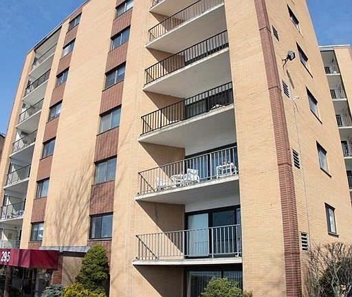 2nd image of 295 Lynn Shore Dr APT 601