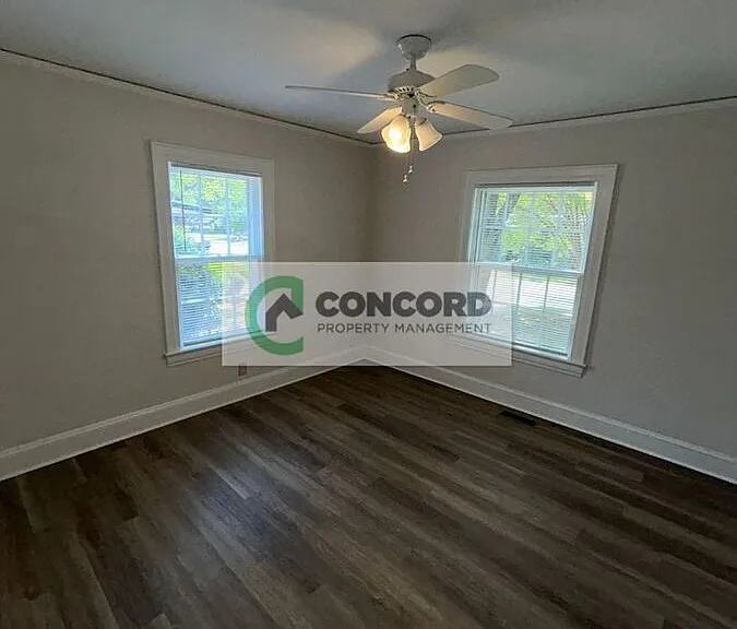 1122 W Northwood St — Photo 15