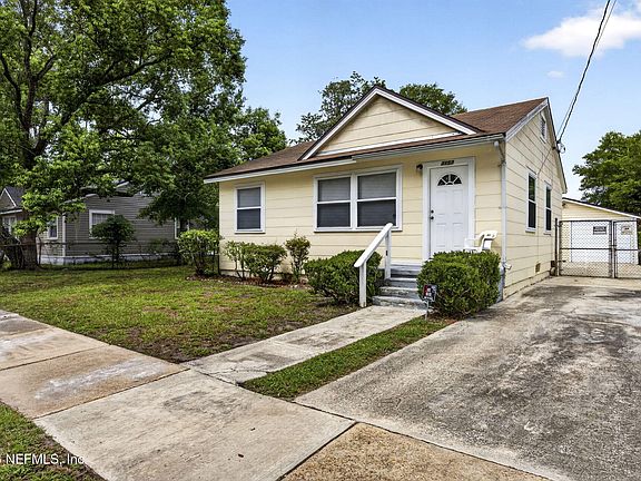 2nd image of 3157 4TH STREET Circle