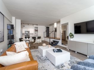 108 E Chestnut St #17A, Chicago, IL 60611