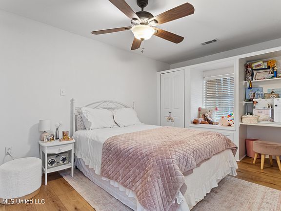 5th image of 609 Beyer Dr