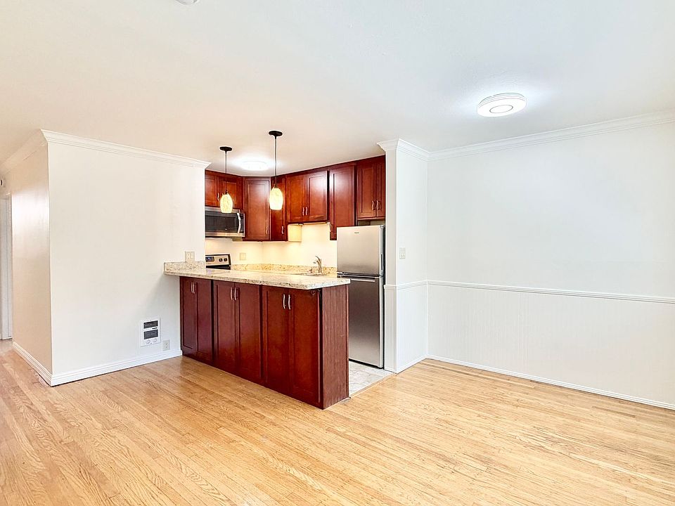 1st image of 140 Montecito Ave #101