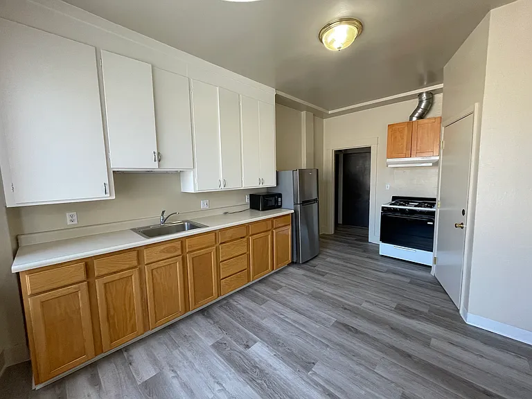 7394 Mission St #6 — Photo 2