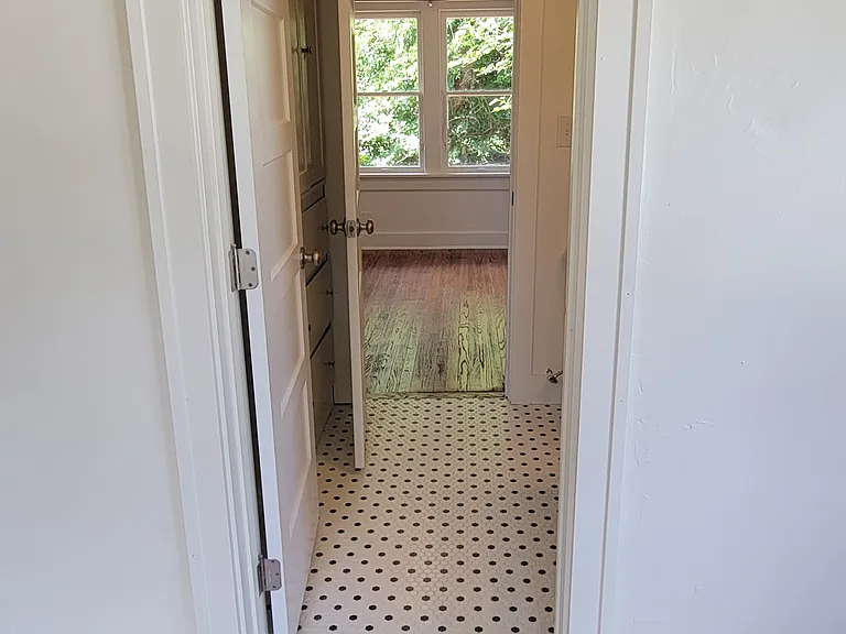 2409 NW 22nd St — Photo 5