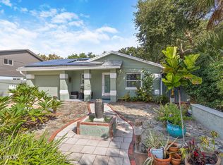 918 Maple St, New Smyrna Beach, FL 32169