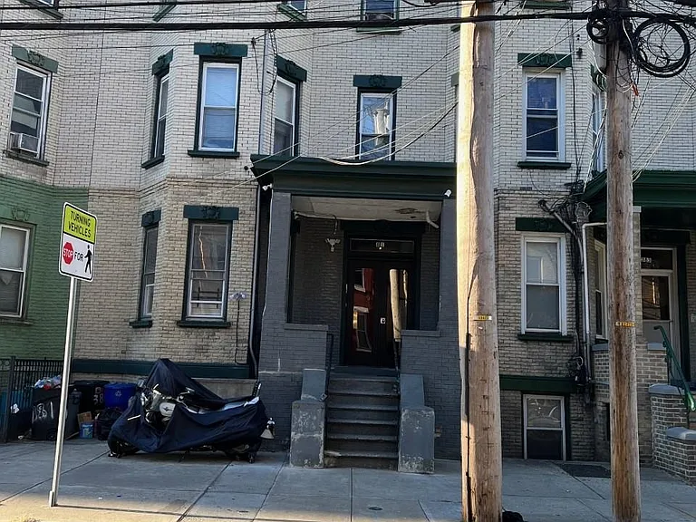 381 Baldwin Ave #1 — Photo 1