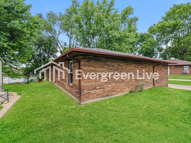 217 Euclid Ave — Photo 15