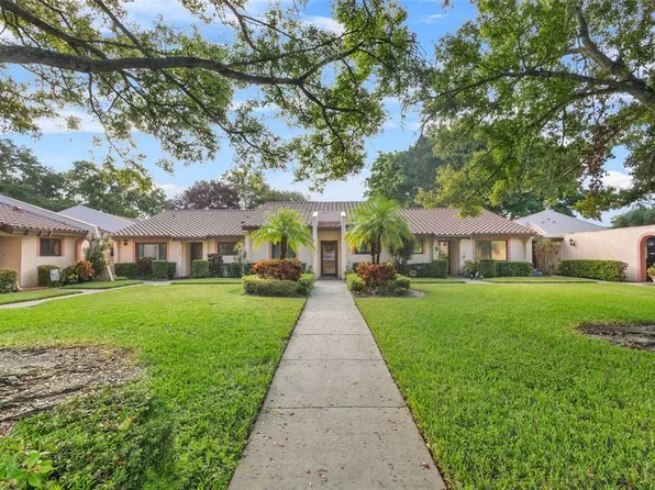 9669 86th Ave, Seminole, FL 33777