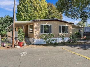 336 Beechwood Dr, Grants Pass, OR 97526