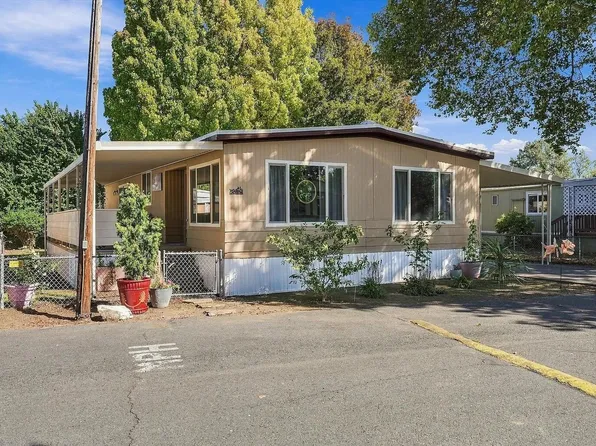 336 Beechwood Dr, Grants Pass, OR 97526