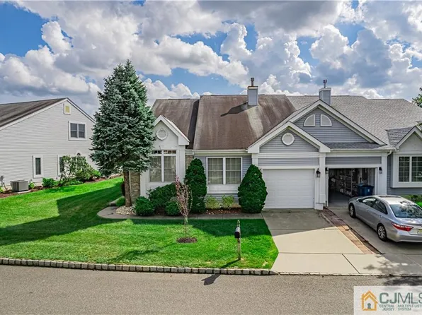 34 Ardsleigh Pl, Monroe Township, NJ 08831