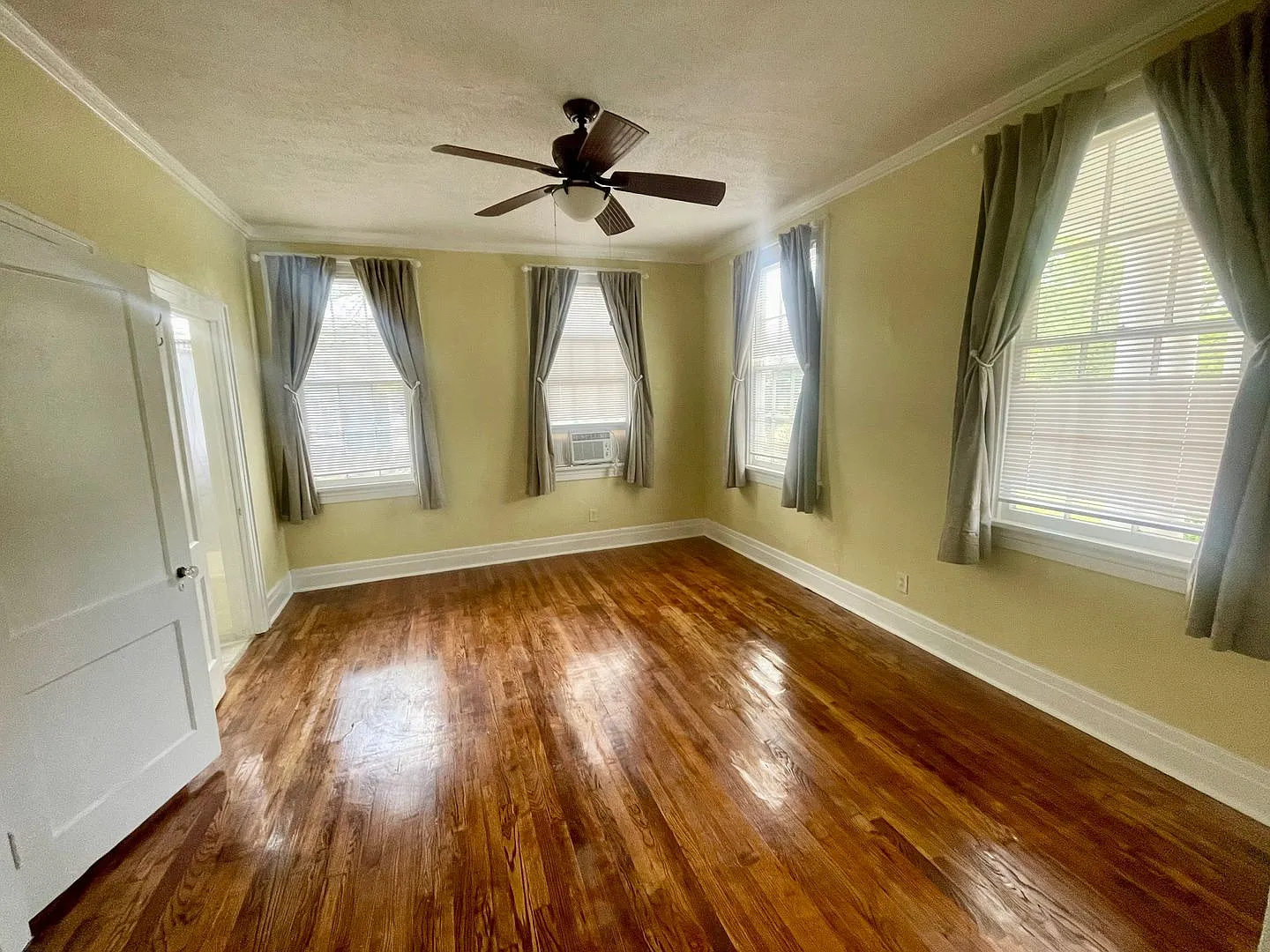828 Jefferson St — Photo 4