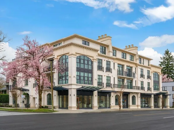 1009 Laurier Ave #204, Vancouver, BC V6H 1Y2