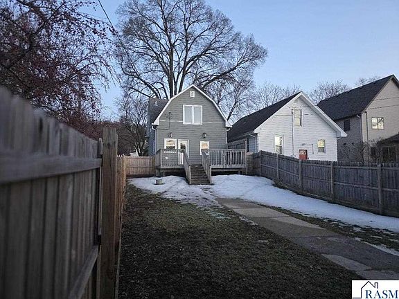 3rd image of 1128 N 5th St
