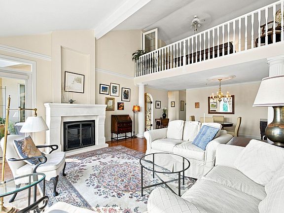 4th image of 3 Renaissance Sq #411