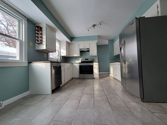 4th image of 522 Franklin St