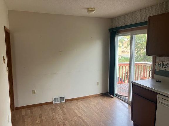 3rd image of 107 Poulson Ave