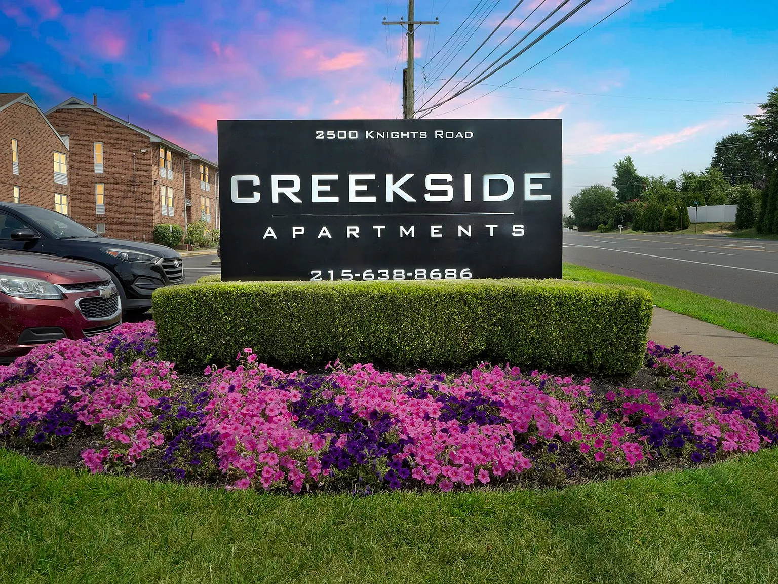 Creekside Apartments — Photo 2